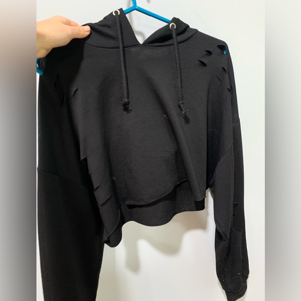 Cropped long sleeve with hoodie